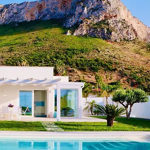 Villa Golden 2 Con Piscine Indipendenti E Separate, Terrasini